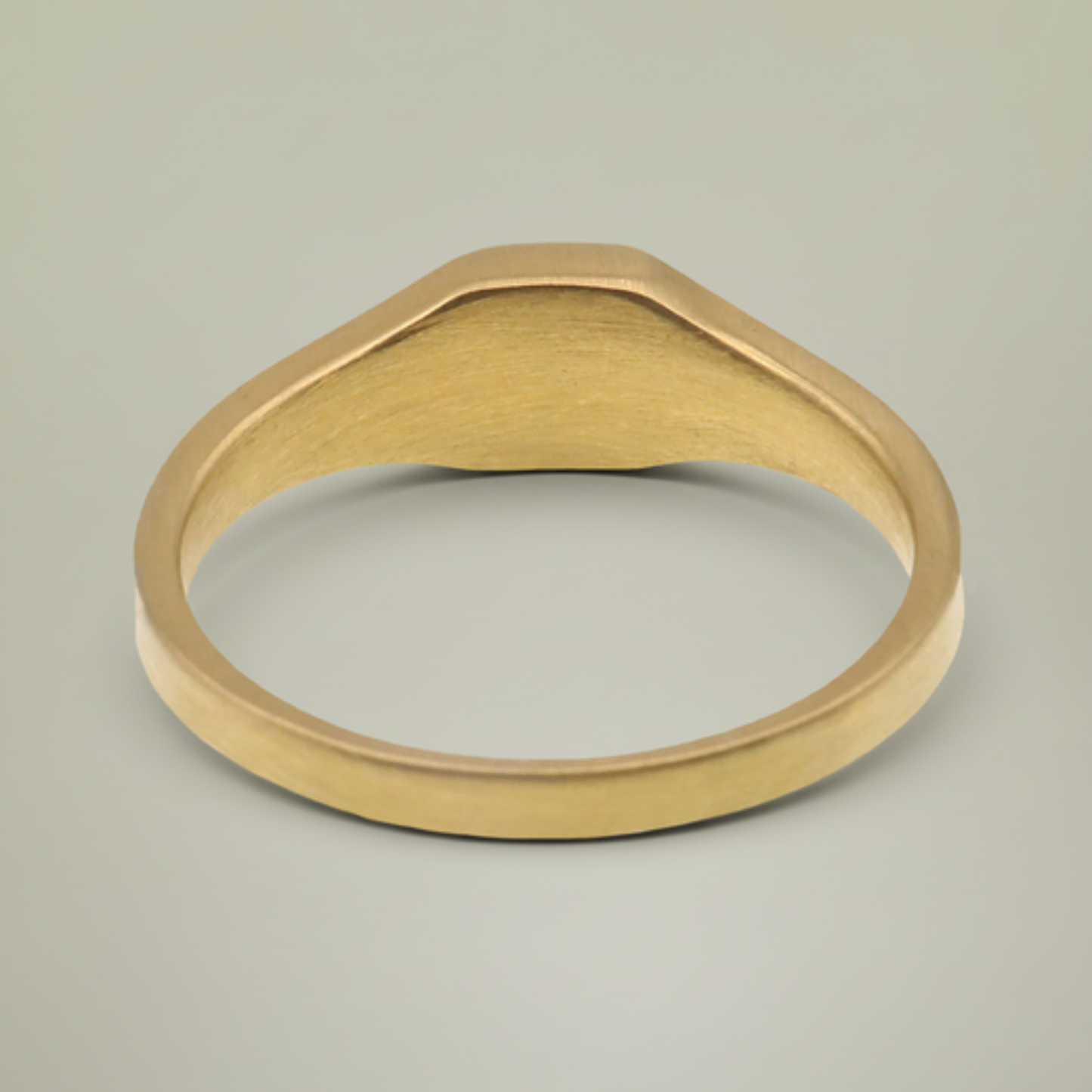Ampersand | 18K Gold-Plated Crest Square Signet Ring